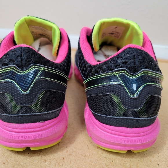WOMEN'S NEW BALANCE 750 V1 RUNNING SHOES - Picture 6 of 8